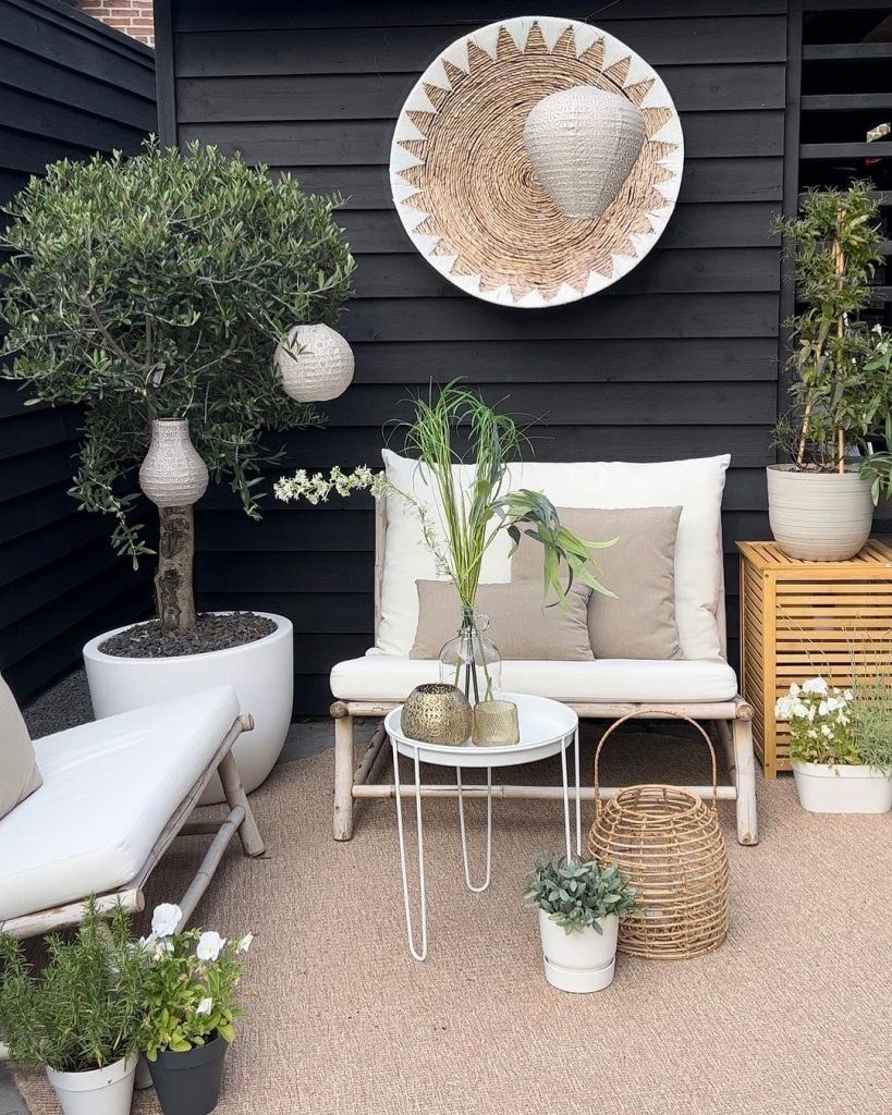leine tuin inspiratie met overkapping, slimme indeling, stadstuin, onderhoudsvriendelijke gezinstuin, Wonen in de Regio